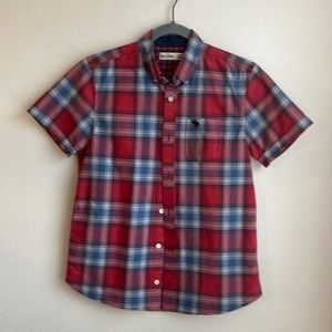 Abercrombie kids boys xl/16 red/blue plaid shirt sleeve button down.  Like new.